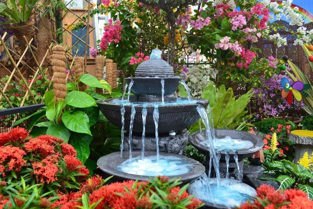Courtyard decorative fountain acoustic sound masking