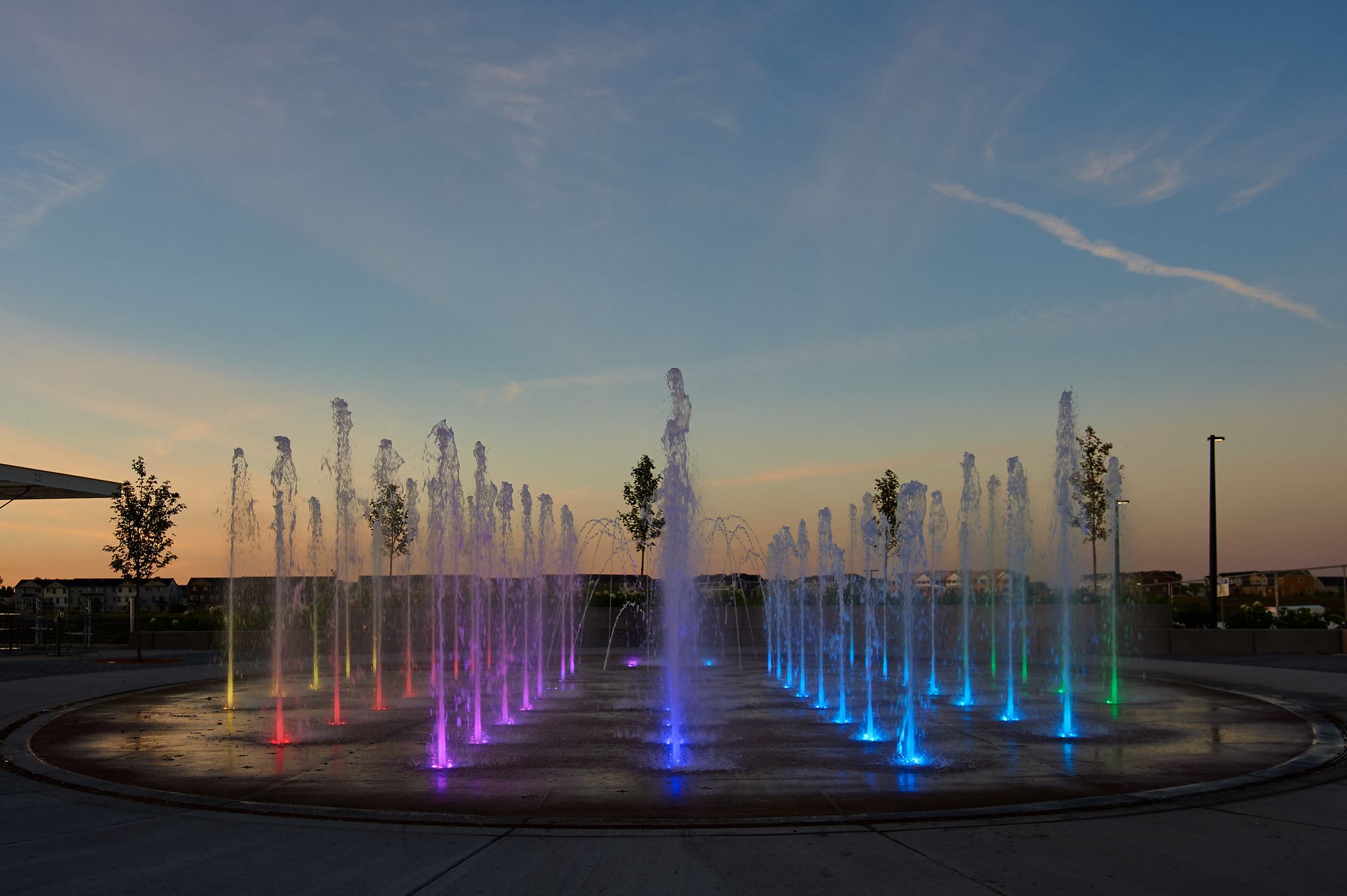 Dynamic automated commercial plaza interactive fountain systems